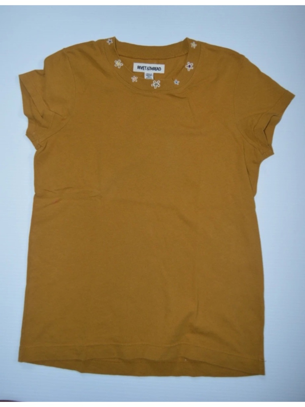 Rivet & Thread Womens Sz XXS Mustard Yellow Short Sleeve Embroidered T-Shirt